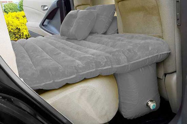 Inflatable car bed