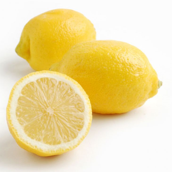 Food to eat for living more - lemons