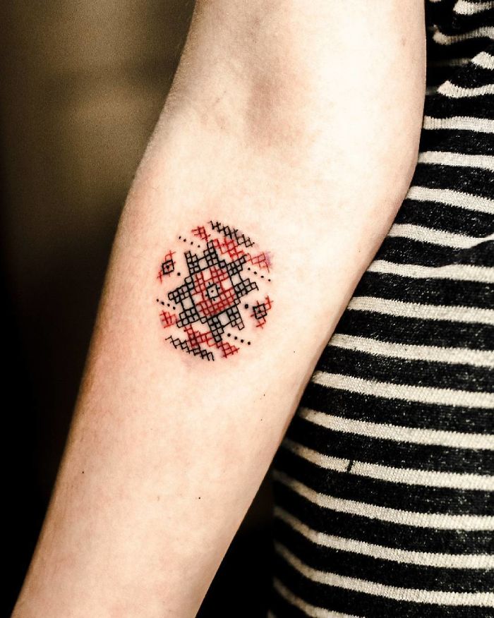 Tatuaż - okrągły wzór
