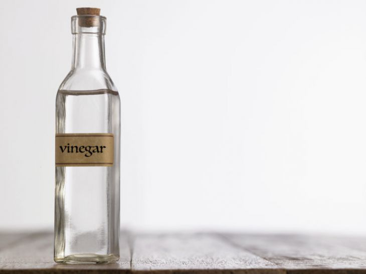 Use white vinegar for car