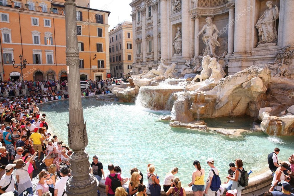 La fuente de Trevi en Roma, Italia