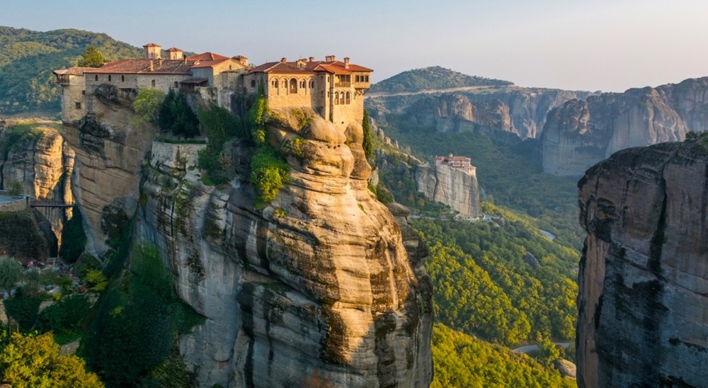 Τα μοναστήρια των Μετεόρων, στην Ελλάδα