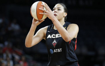 We Compared Liz Cambage And Te’a Cooper Lifestyle