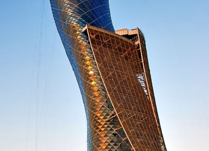 Capital Gate din Abu Dhabi