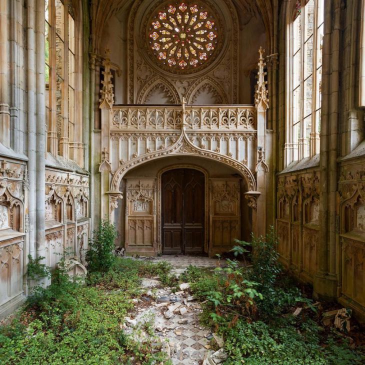 Eenzame verlaten kerk, Frankrijk