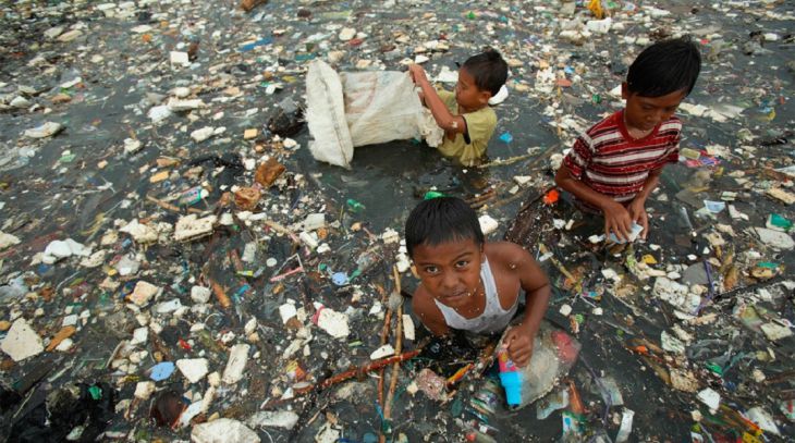 Indonesia Attracts Plastic Garbage