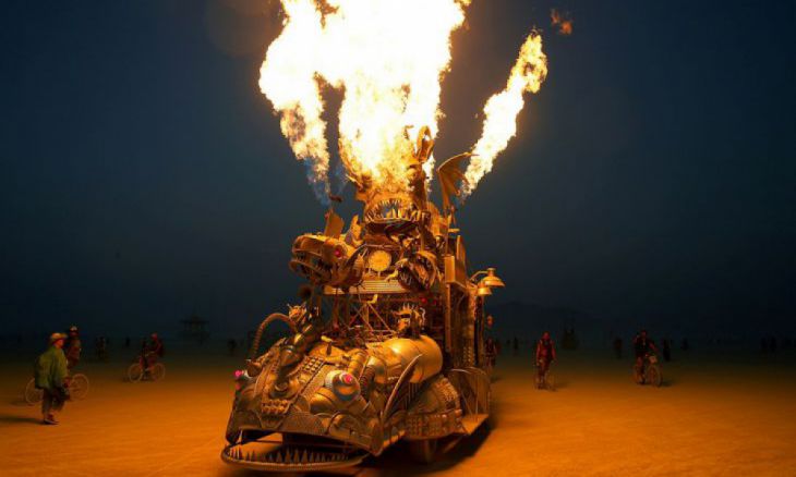 El auto “Rabid Transit” del Burning Man