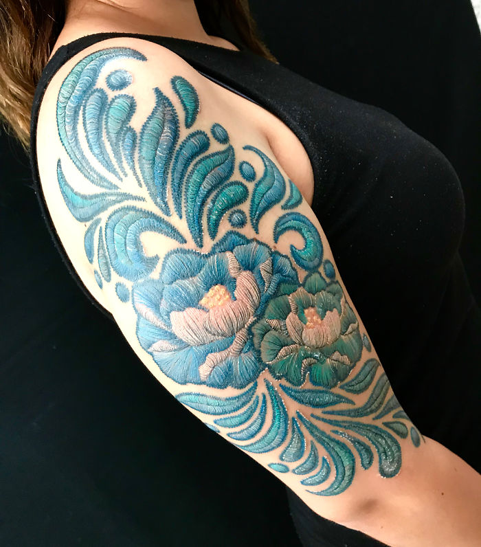 Tatuaj de mână - floare