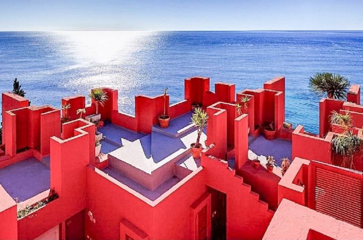 La Muralla Roja din Calpe, Spania