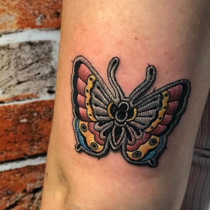 Tatuaj cu fluturi