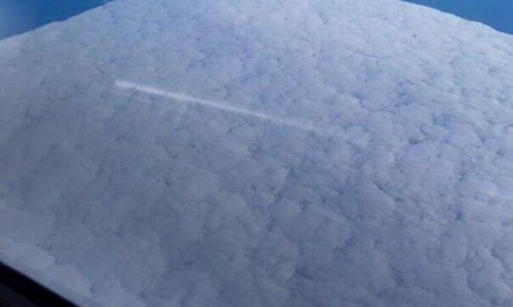 Vliegtuigen maakten van deze wolk een vierkant