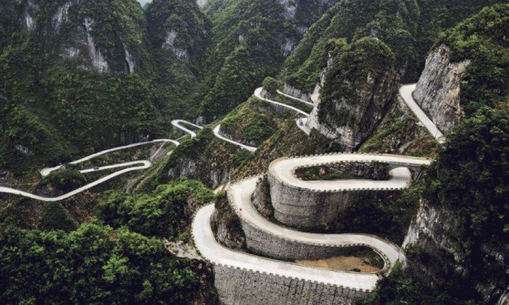 Tianmen Mountain road, Kina
