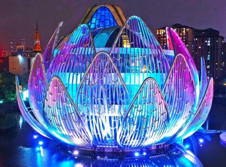 Budynek w kształcie lotosu w Wujin, Chiny