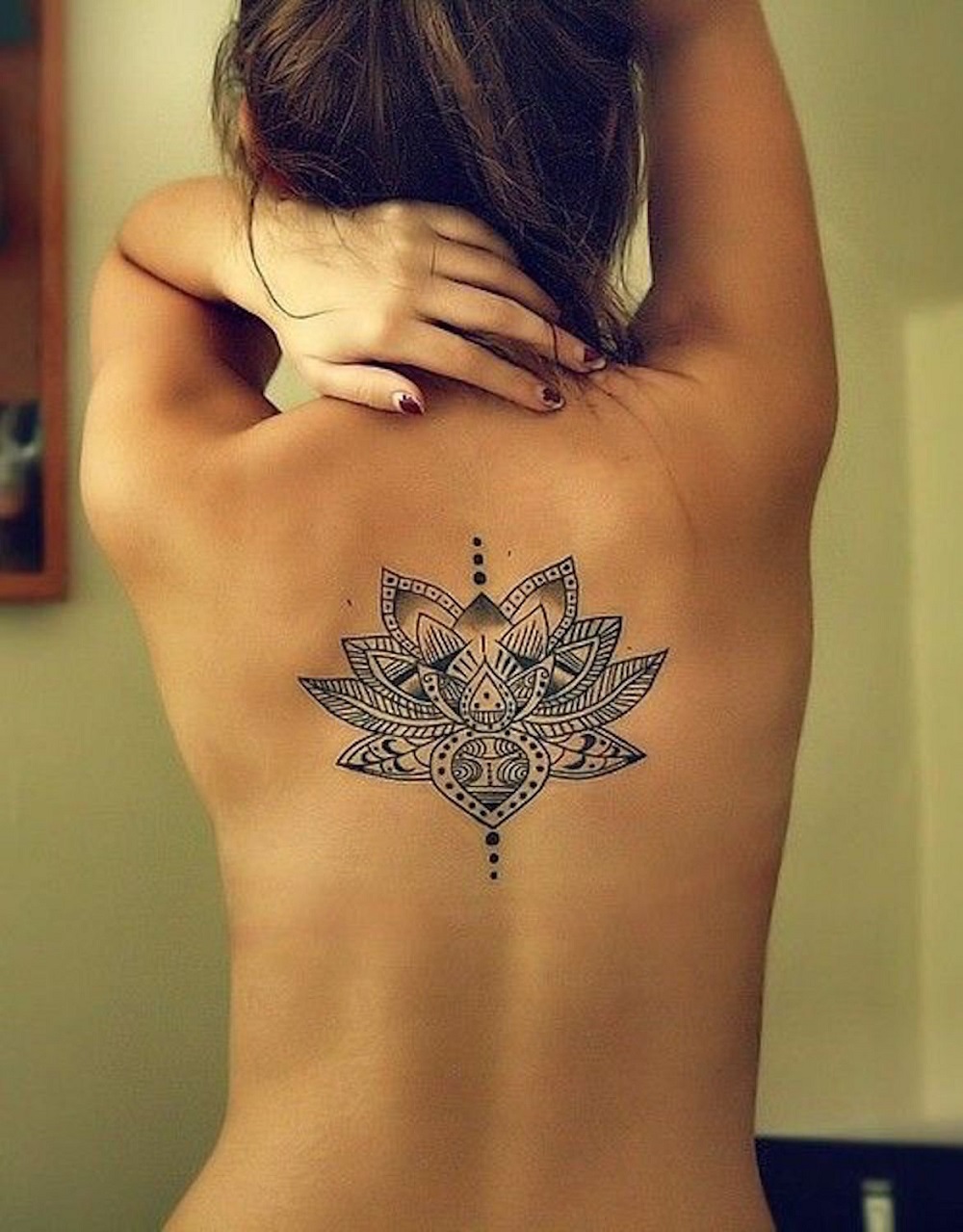 Tatuagem nas costas - belo padrão