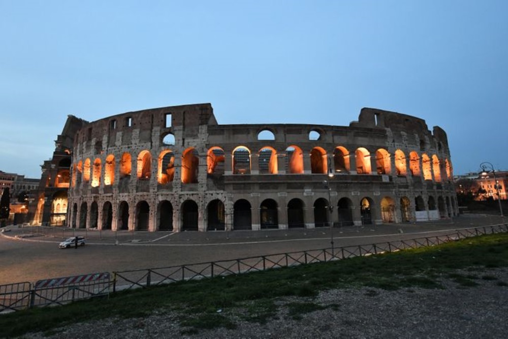 O Coliseu em Roma, Itália, durante uma pandemia