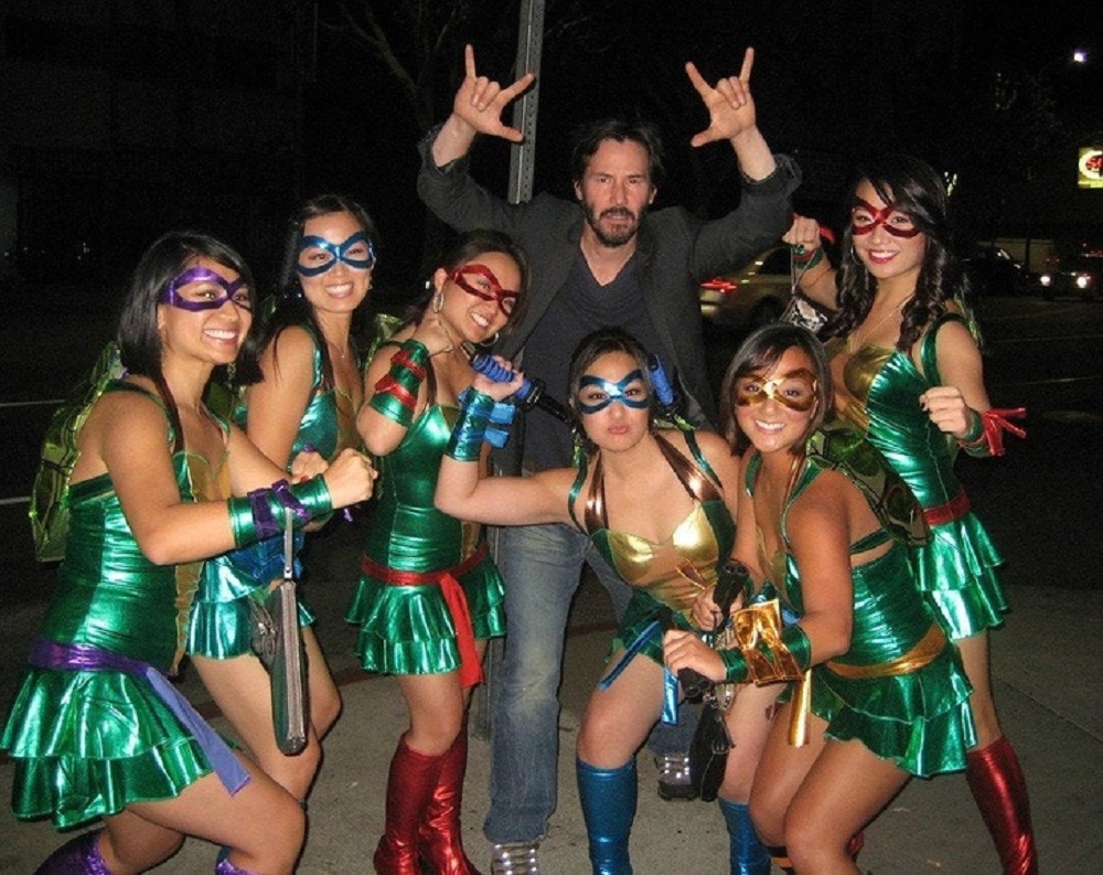 Keanu Reeves e Meninas 