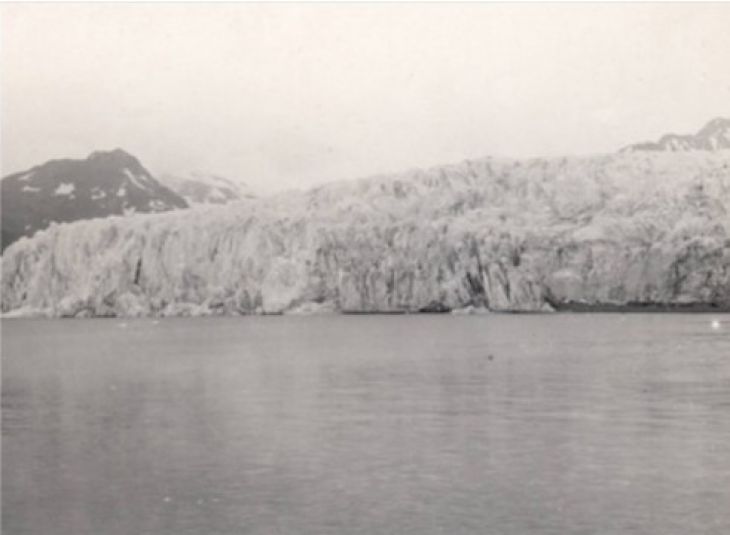 McCarty-jäätikkö, Alaska. Heinäkuu, 1909