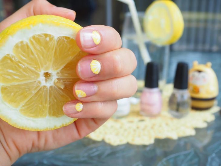Usa el limón para tus manos y uñas