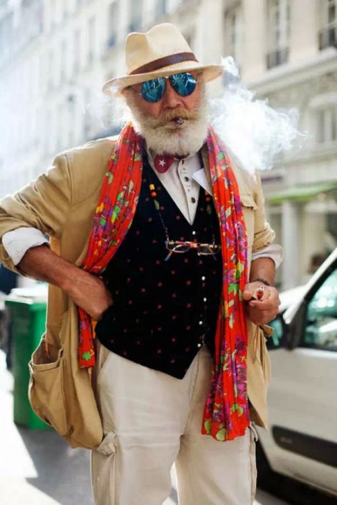 Oude man met een sigaar