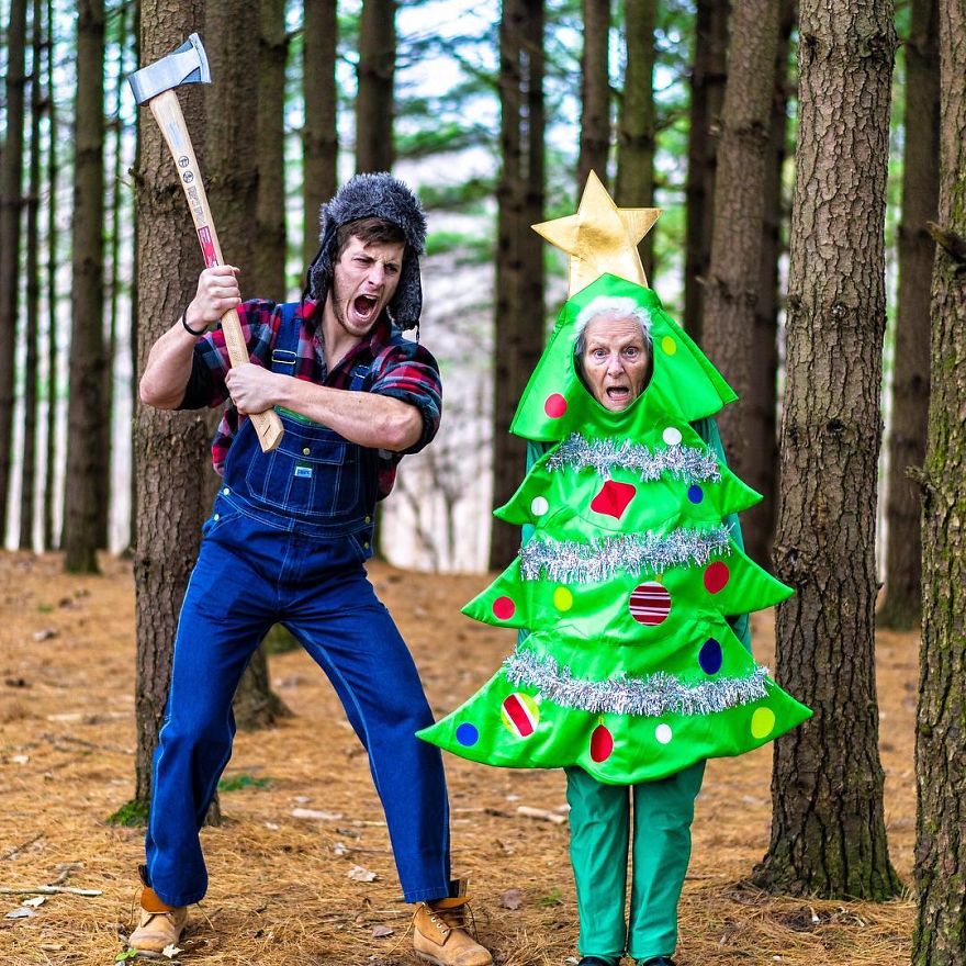 Cosplay στην ιστορία του χριστουγεννιάτικου δέντρου