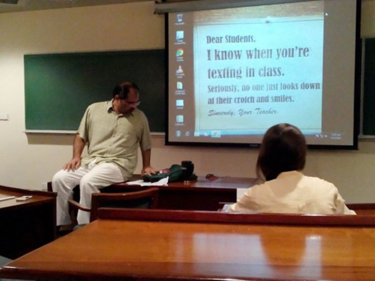Nu-l poţi păcăli pe acest profesor. Sub nicio formă.