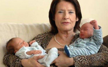 12 oldest mothers who have given birth
