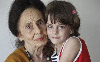 Woman gave birth at 66. What does a girl look like after 16 years?