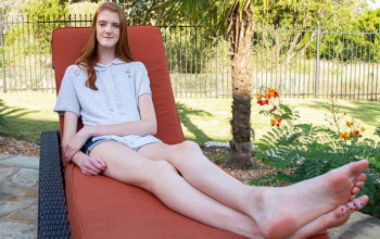 Maci Currin – A Tall Girl With Extremely Long Legs