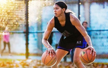 Candace Parker Keeps Pushing In Sky. Tall WNBA Superstar
